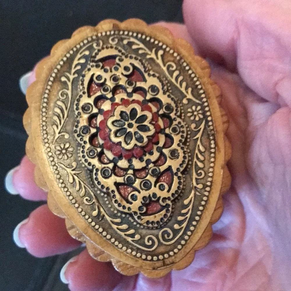 Russian Handcrafted Oval Floral Wooden Trinket Box Siberia 2006